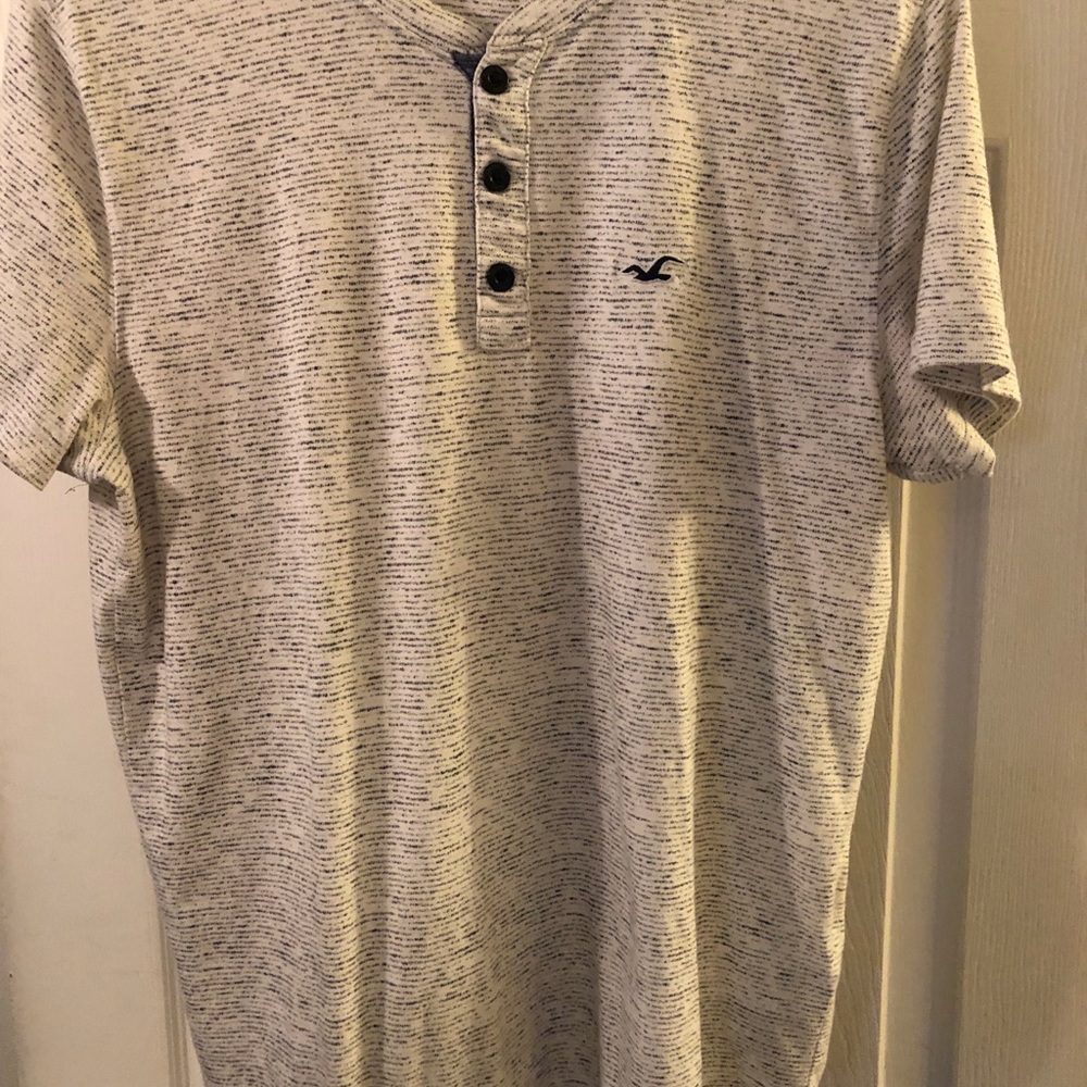 White/black hollister t-shirt